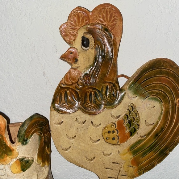 Vintage Stoneware Folk Art Rustic 11 1/2”Hanging Rooster and 7”Utensil Holder - Picture 4 of 14